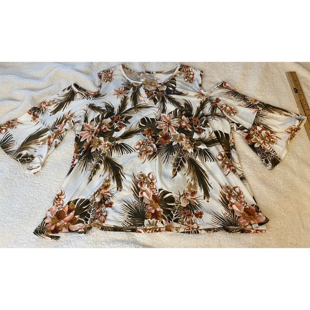 CATO 22W PLUS SIZE COLD SHOULDER WOMENS BLOUSE BEIGE TROPICAL NEW WITH TAGS